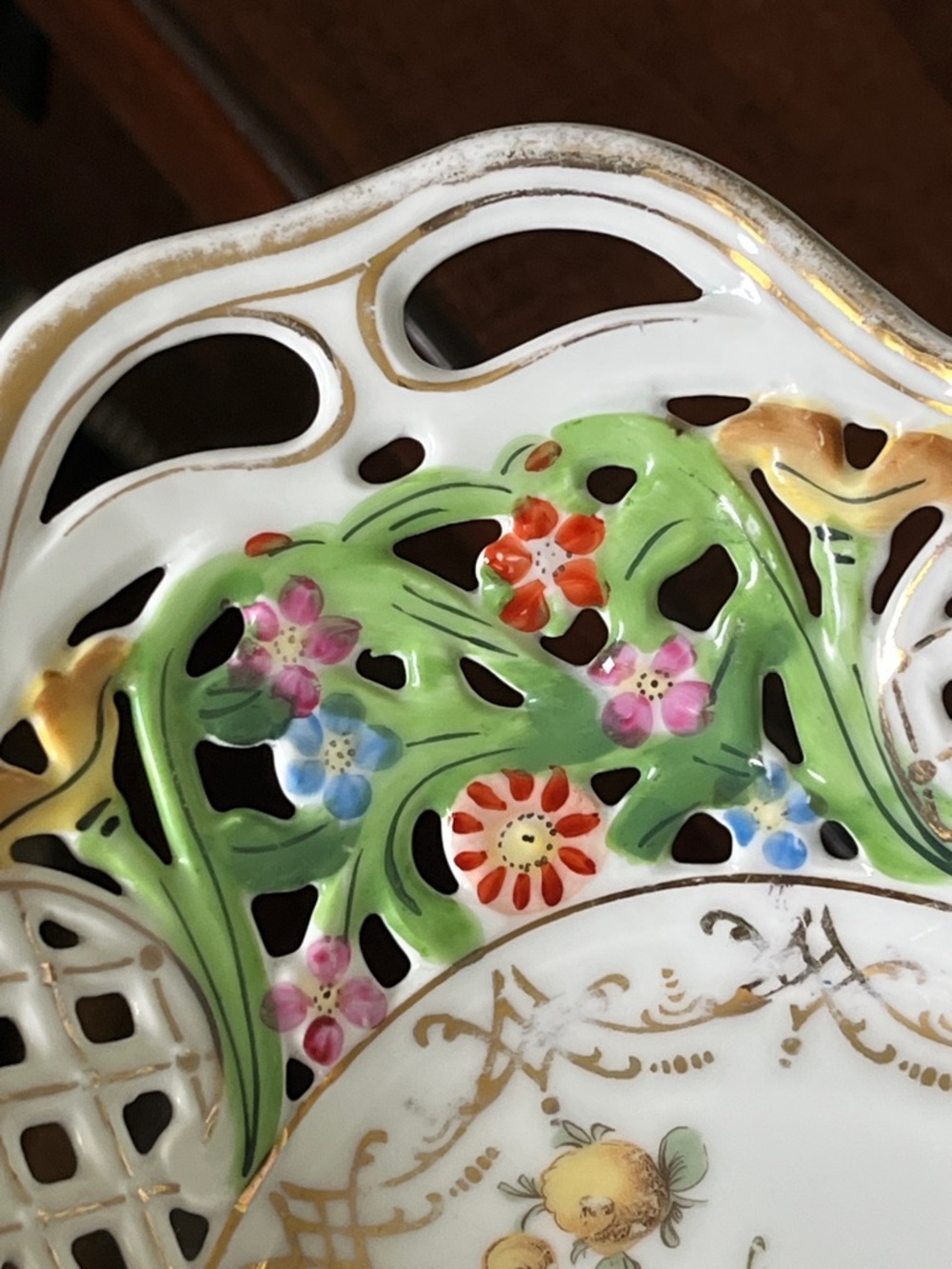 VINTAGE CARL SCHUMANN Bavaria Chateau Dresden Porcelain Basket - Picture 6 of 17